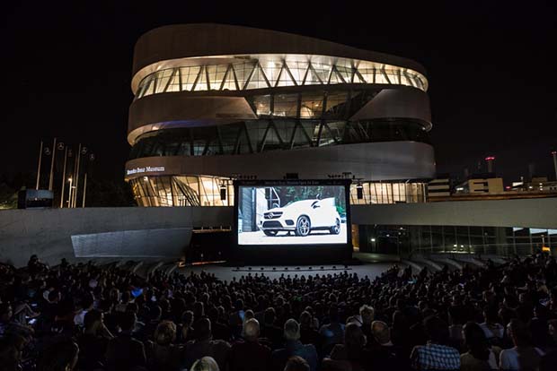 Museo Stuttgart Merceds Benz -cine